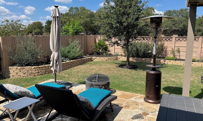 Boerne House | COLD AC! Relax in comfort at Spacious Simplicity-modern amenities with spa!