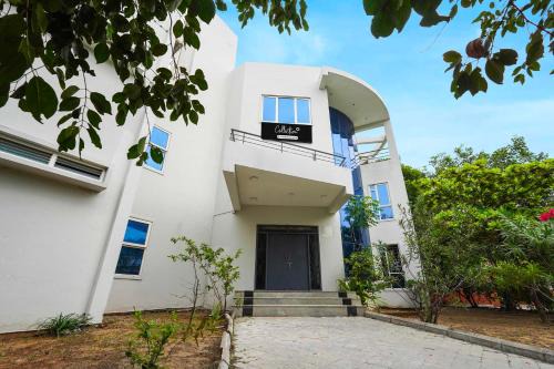 Sulerikadu Hotel | Collection O ECR Stays Near Nemmeli Beach