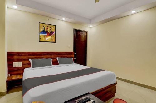 Rajajinagar Hotel | Collection O Hemadri Residency
