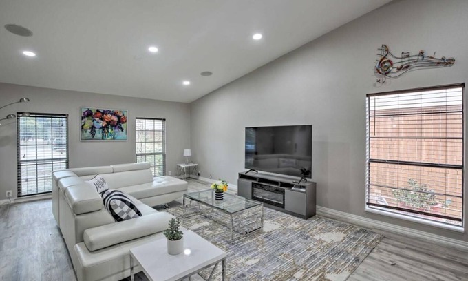 Garland House | Collins Family-Friendly Texas Home with Private Pool!