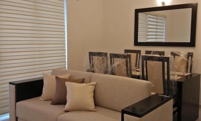 Milagiriya Apartment | Colombo 4 Apartment with Sea view and Pool