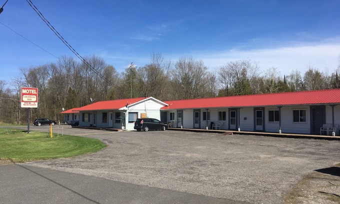 Madoc Hotel | Colonial Inn Motel