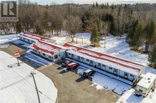 Madoc Hotel | Colonial Inn Motel