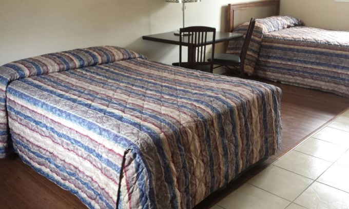 Madoc Hotel | COLONIAL INN MOTEL, SUPERIOR DOUBLE ROOM ( SDR-1)