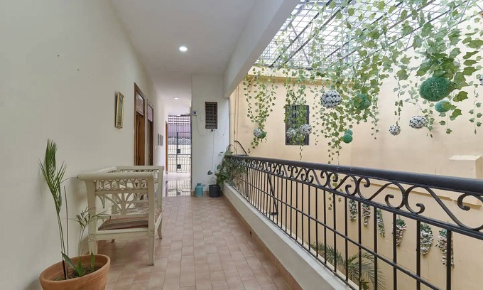 Zona Colonial Hotel | Colonial Oasis: Stylish Retreat with Free WiFi and Invigorating Hot Water