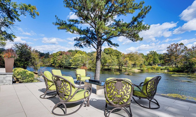 Columbia Apartment | Columbia Lakefront Escape: Serenity Room & Patio