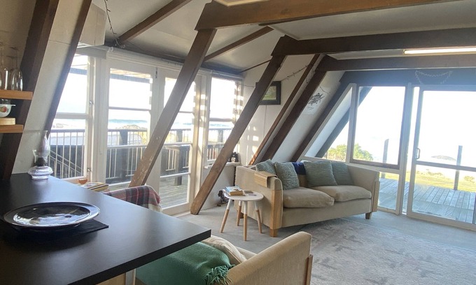Clutha District House | Come and Relax in our Comfortable Crib With Spectacular sea Views