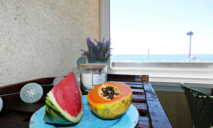 Motril Apartment | Comeback "THE SEA BLINDS YOUR EYES"