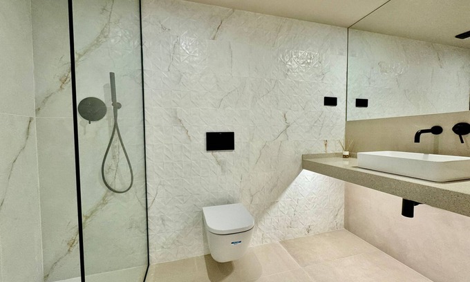 Santa Coloma de Gramenet Apartment | Comfortable and stylish apartment.2B