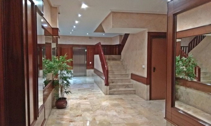 Ponteareas Apartment | ✰ Comfort and design in the center of Ponteareas ✰ Large garage/WiFi/Netflix