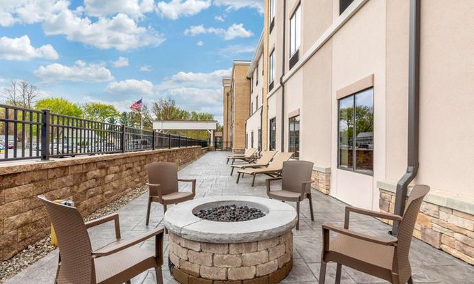 Scotia Hotel | Comfort Inn and Suites Schenectady - Scotia