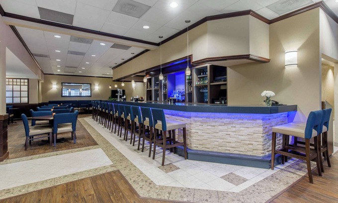 Bowie Hotel | Comfort Inn Conference Center
