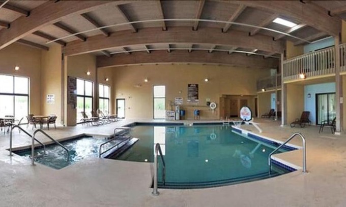 Black River Falls Hotel | Comfort Inn & Suites Black River Falls I-94