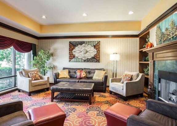 Valley Falls Hotel | Comfort Inn & Suites at I-85