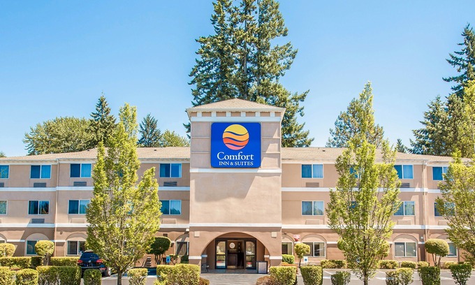 Canyon Park Hotel | Comfort Inn & Suites Bothell - Seattle North
