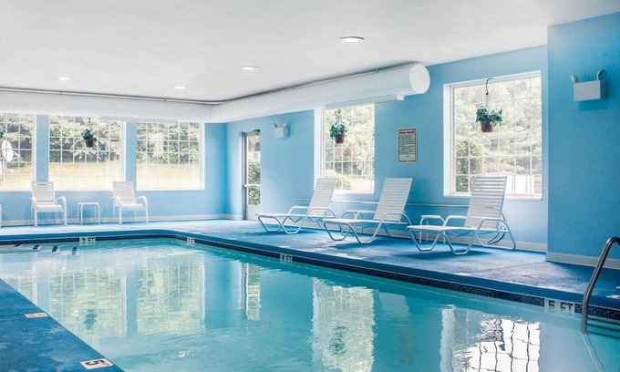 Rogers Hotel | Comfort Inn & Suites Dayville - Killingly Industrial Park