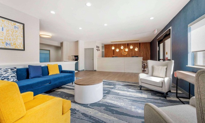 Kendallville Hotel | Comfort Inn