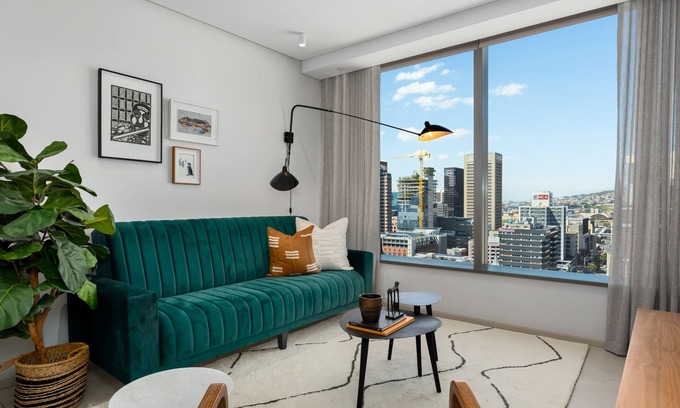Bo'Kaap Apartment | Comfort On Cloud Nine, Breathtaking Views