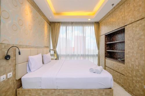 Karet Apartment | Comfort Stay 2BR with Private Lift at Masterpiece Apartment By Travelio