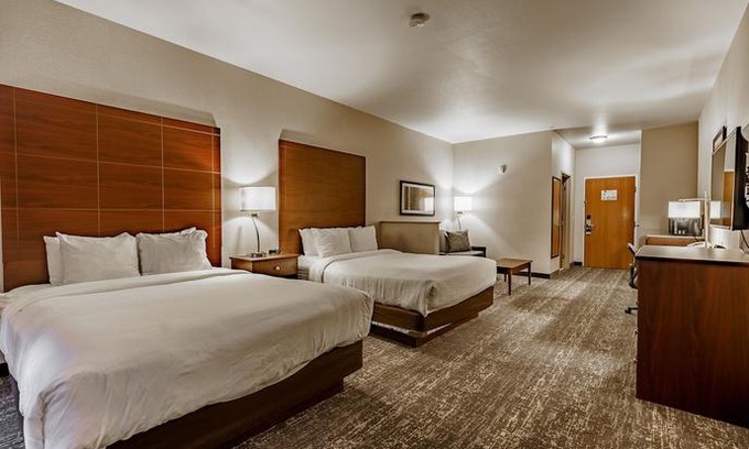 Ripon Hotel | Comfort Suites at Royal Ridges