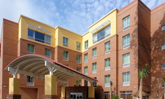 West Ashley Hotel | Comfort Suites Charleston West Ashley
