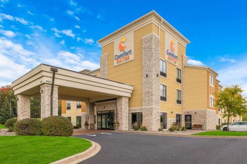 Hudson Hotel | Comfort Suites Hudson I-94