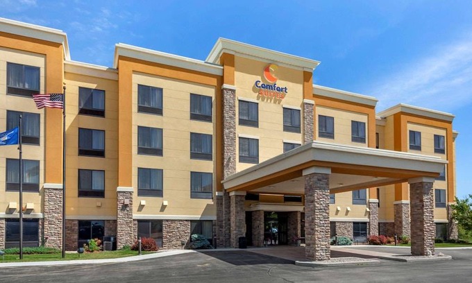 Oshkosh Hotel | Comfort Suites Oshkosh