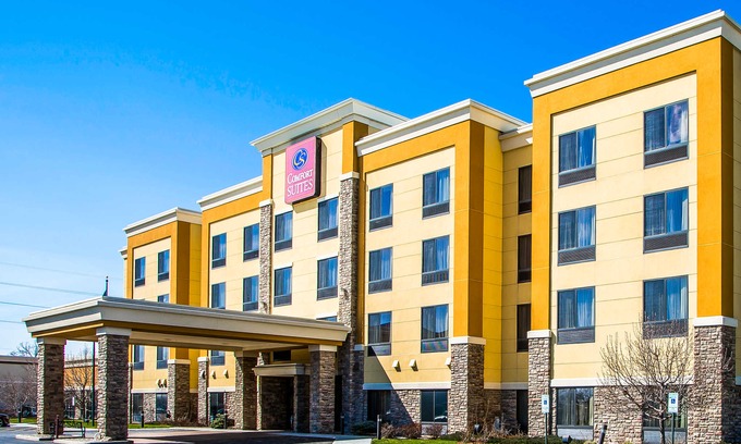 Oshkosh Hotel | Comfort Suites Oshkosh