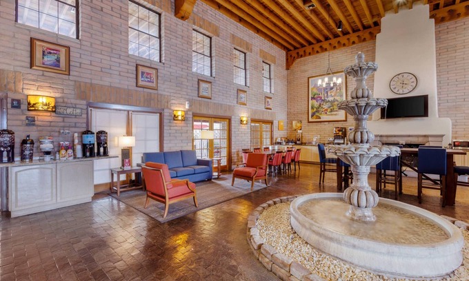 Tucson Hotel | Comfort Suites Tucson near Sabino Canyon