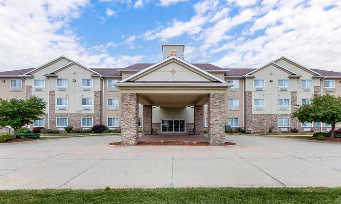 Cedar Falls Hotel | Comfort Suites
