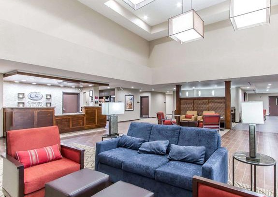 West Omaha Hotel | Comfort Suites West Omaha