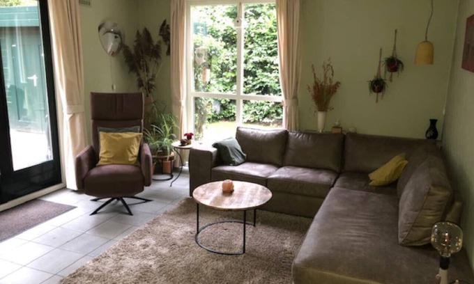 Ewijk Apartment | Comfortabel vrijstaand huisje `De zingende Wilg`
