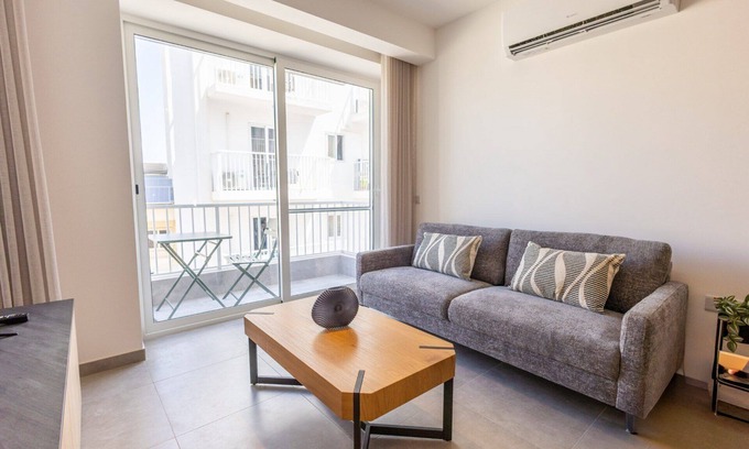 Msida Apartment | Comfortable 1BR Flat with balcony