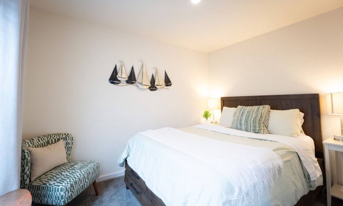 San Luis Obispo House | Comfortable 2-Bedroom SLO bungalow house