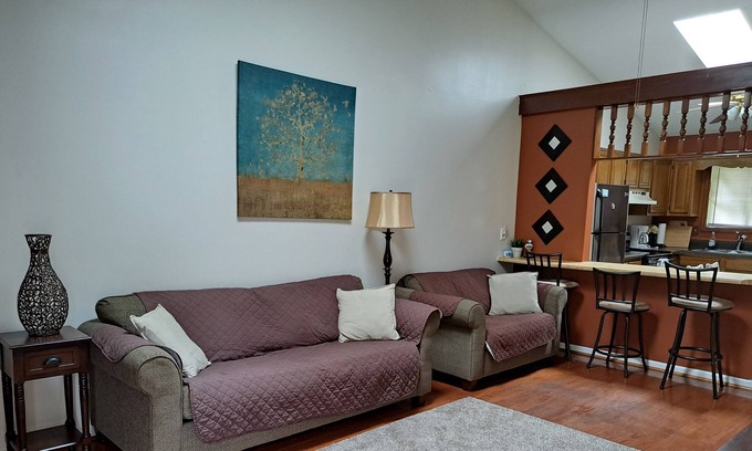 Jacksonville House | Comfortable 2 Bedroom Townhouse!