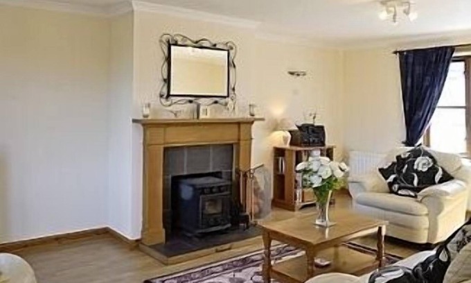 Scaniport Cottage | Comfortable 2 Bedroom Cottage, Real Home From Home