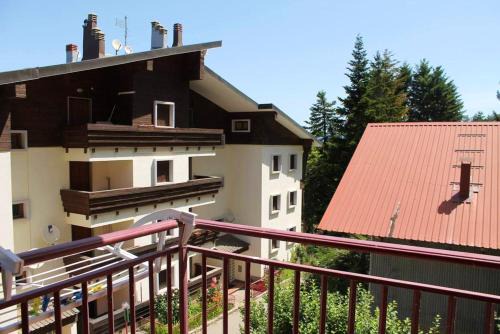 Camigliatello Apartment | Comfortable Apartment in Camigliatello Silano with Mountain View
