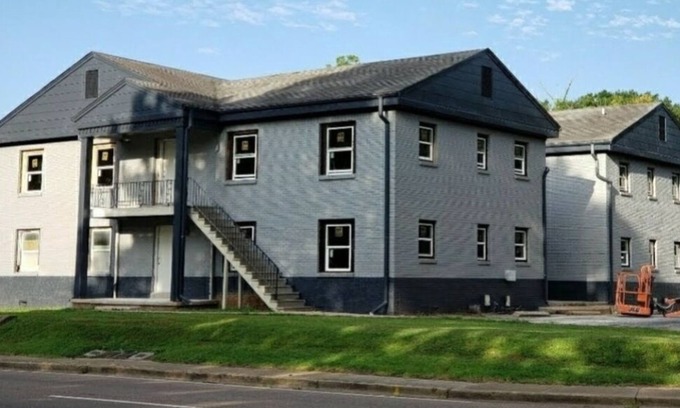 Jackson Apartment | Comfortable and cozy 2 bedroom, 1 bath apartment nestled in Midtown.