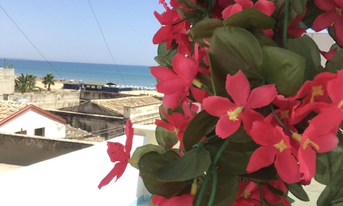 Pozzallo House | Comfortable and well-furnished single-family house facing the sea, 8/10 beds