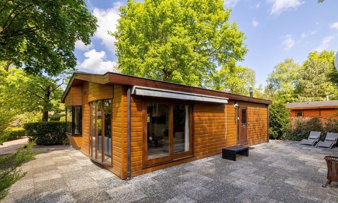 Municipality of Harderwijk Ski Chalet | Comfortable chalet with dishwasher, in the Veluwe