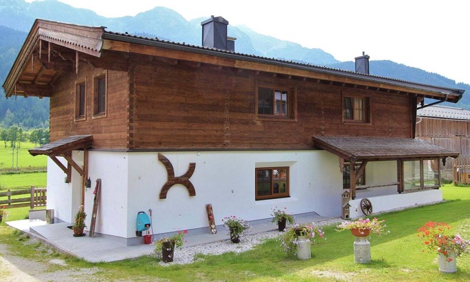 Griessen House | Comfortable Cottage near Ski Area in Leogang