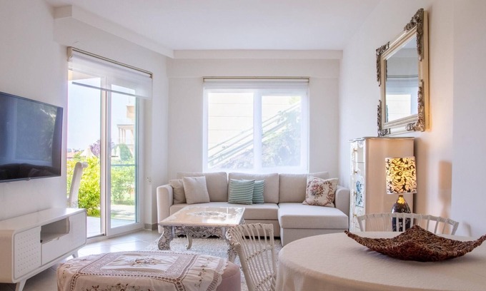 Sogucak Apartment | Comfortable Flat w Pool and Garden in Soke Aydin