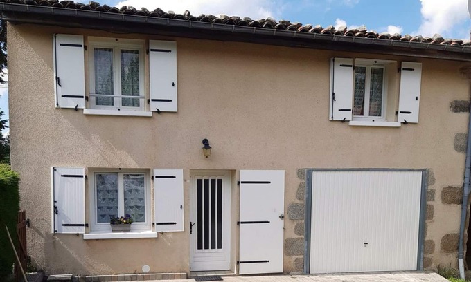 Saint-Jean-la-Vetre Cottage | Comfortable cottage with terrace and pets allowed