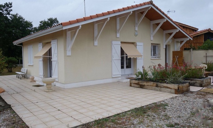 Lanton House | COMFORTABLE HOME of full foot located in the heart of the BASIN of ARCACHON.