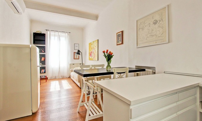 Trastevere Apartment | Comfortable House with Terrace in Rome Trastevere - CIN IT058091C22JY6LV6J