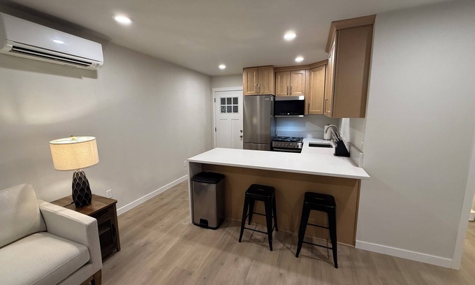 Stratford House | Comfortable Midterm Stay – All Utilities Included