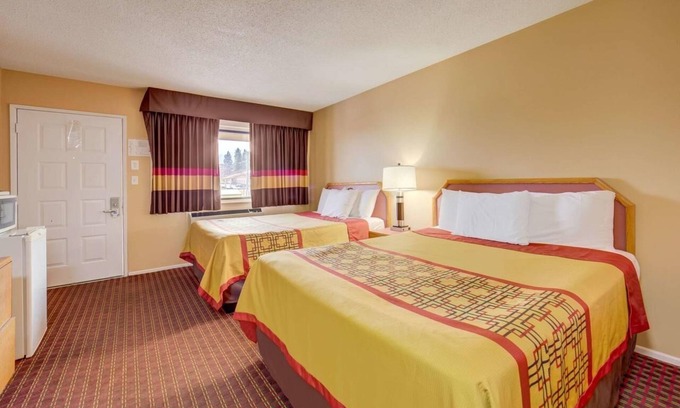 Ashland Hotel | Comfortable Oren Stay Near Ashland Vineyards & Winery | Two Rooms, Free Parking