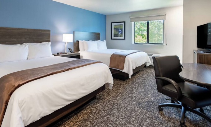 Midland Hotel | Comfortable Retreat w/Room Essentials + Full Kitchen for Easy Travel!