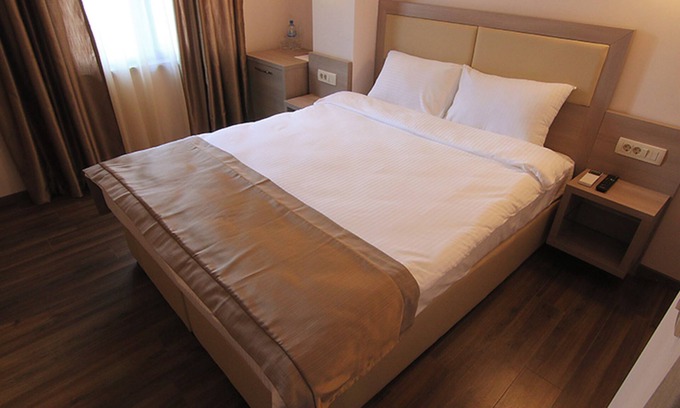 Centar Hotel | Comfortable Room | Walkable Stay Near Macedonia Square with Free Breakfast