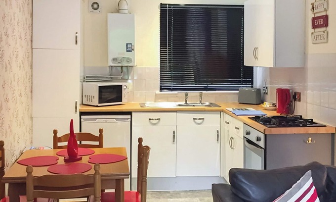 Kinclaven Ski Chalet | Comfortable semi-detached lodge with one double and one twin.